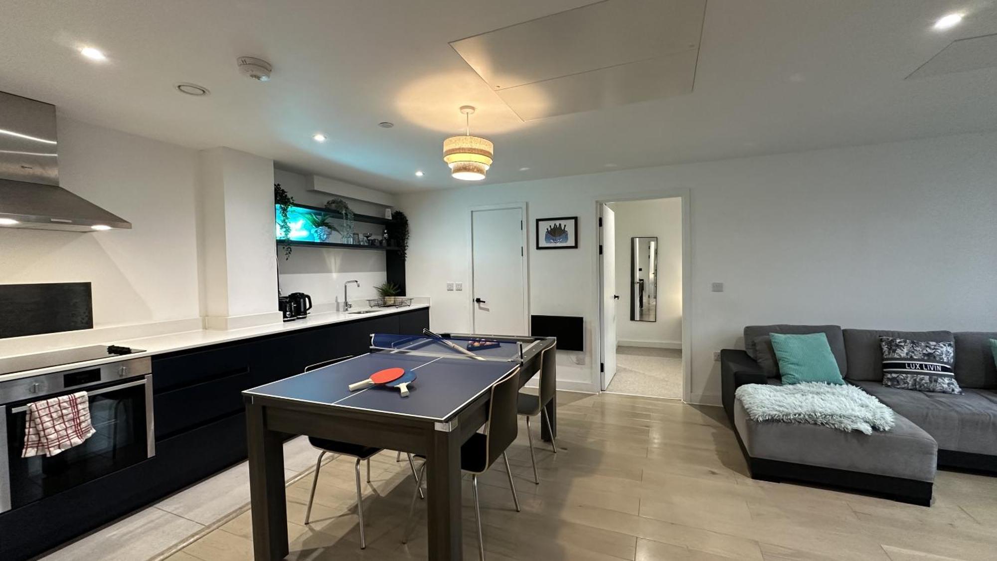 Lux Livin' Apartments - Luxury 2 Bed Apartment With Sky Garden Манчестер Экстерьер фото