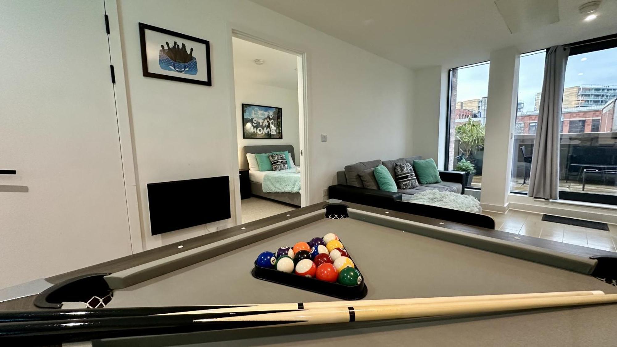 Lux Livin' Apartments - Luxury 2 Bed Apartment With Sky Garden Манчестер Экстерьер фото