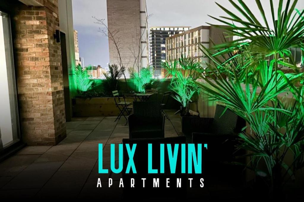 Lux Livin' Apartments - Luxury 2 Bed Apartment With Sky Garden Манчестер Экстерьер фото