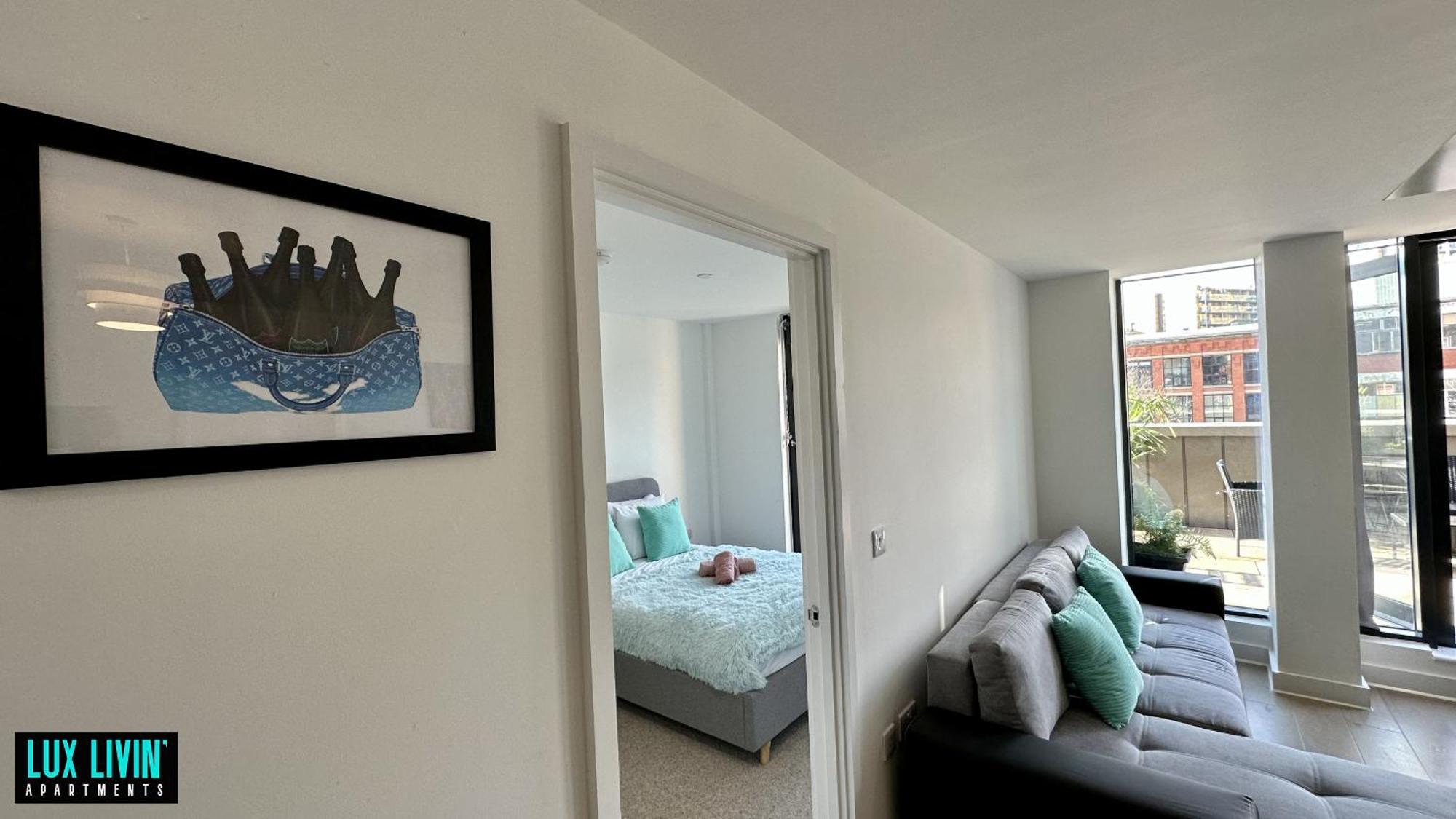Lux Livin' Apartments - Luxury 2 Bed Apartment With Sky Garden Манчестер Номер фото